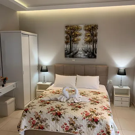 Luxury Ath Aparthotel *