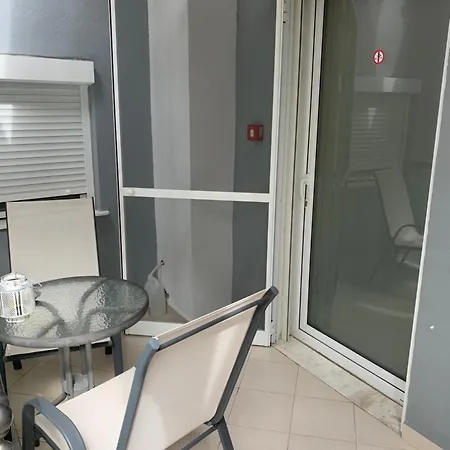 Luxury Ath Aparthotel