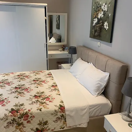 Apartahotel Villa Athanasia And Apartments