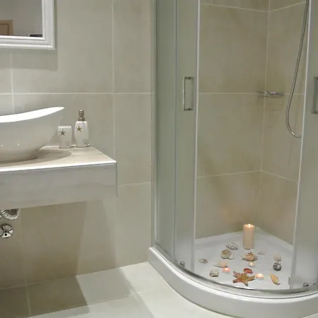 Luxury Ath Aparthotel