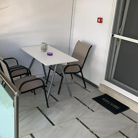 Luxury Ath Aparthotel