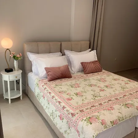 Luxury Ath Lägenhetshotell