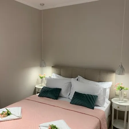 Athanasia And Ξενοδοχείο με διαμερίσματα