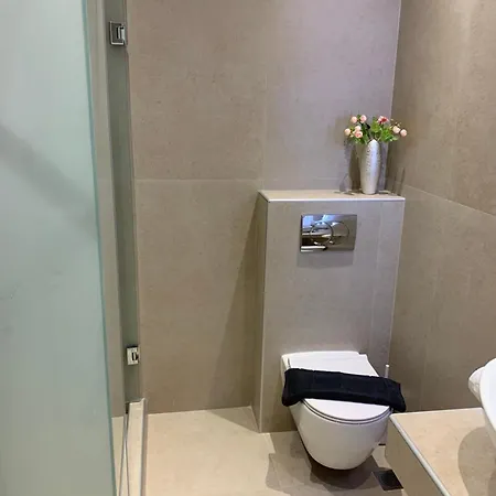 Lägenhetshotell Athanasia And 4*