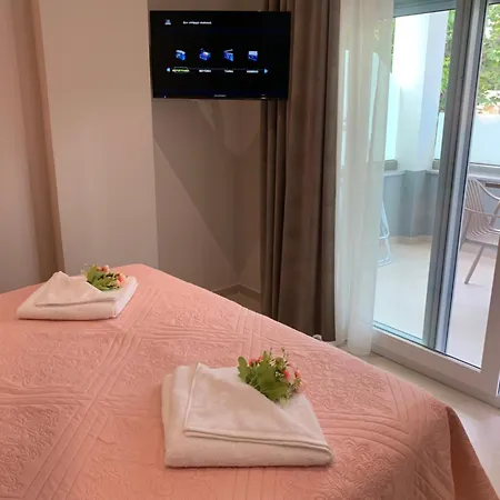 Luxury Ath *