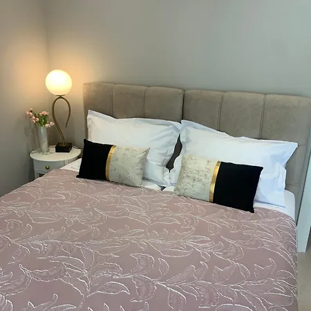 Lägenhetshotell Athanasia And