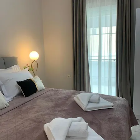 Luxury Ath *